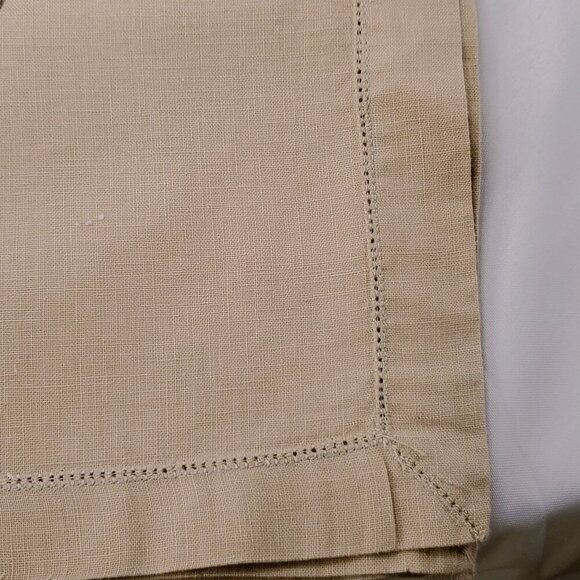 VTG  Painted Beige Tablecloth With Floral Basket Design 32" X 32" Square Cotton - Picture 9 of 9